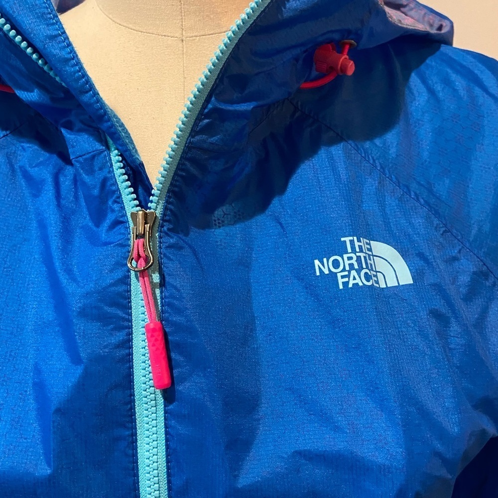 NWOT North Face Waterproof Jacket - Picture 2 of 4